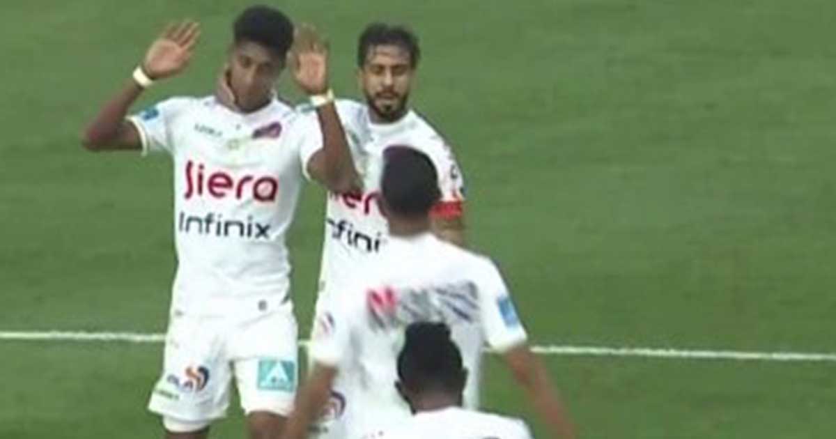 الرجاء يُكرر ما فعله الوداد ويقلب تأخره لفوز ثمين على أكادير