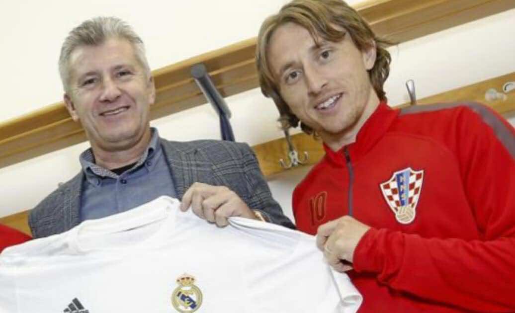 ثالث كأس العالم 98 مع كرواتيا يدعو ريال مدريد إلى تجديد عقد مودريتش