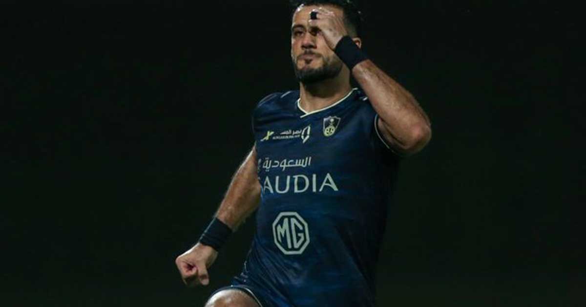 مدرب الاهلي السعودي يحسم مشاركة السومة أمام الهلال