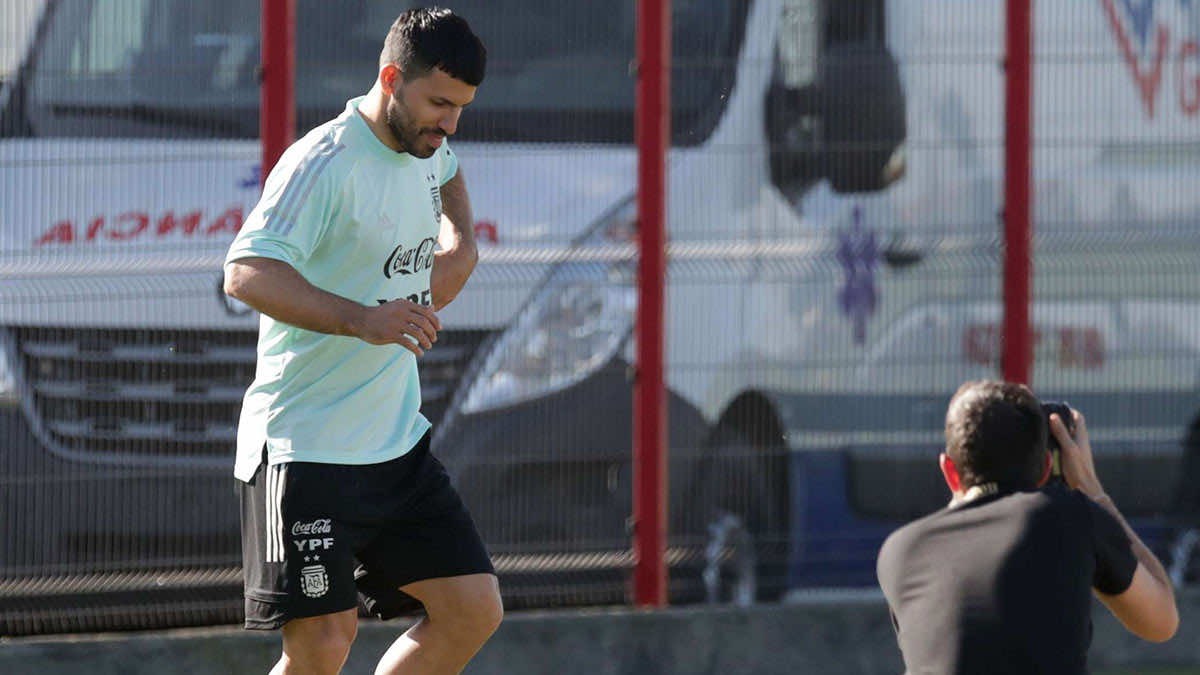 اخبار برشلونة : أجويرو يشارك في مباراة تدريبية بعد تعافيه