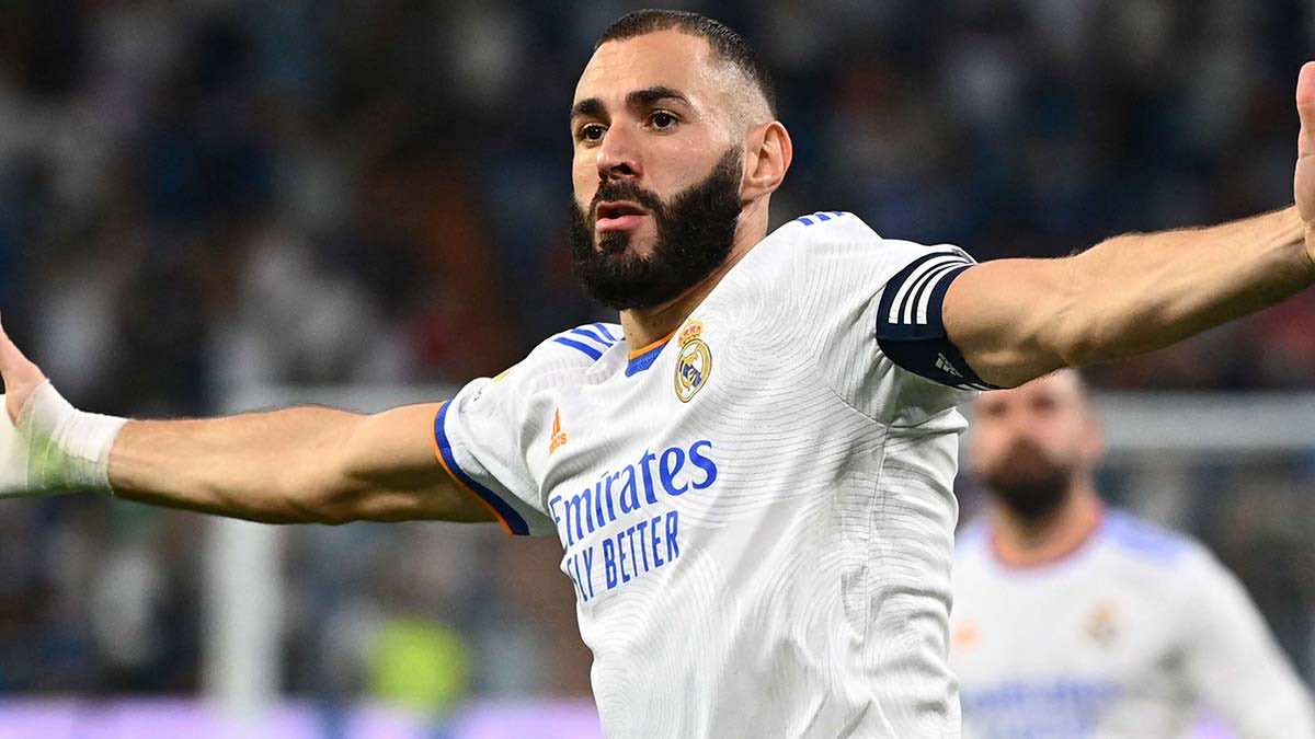انشيلوتي يستعيد كريم بنزيمة قبل مباراة ريال مدريد امام اتليتكو في الدوري الاسباني