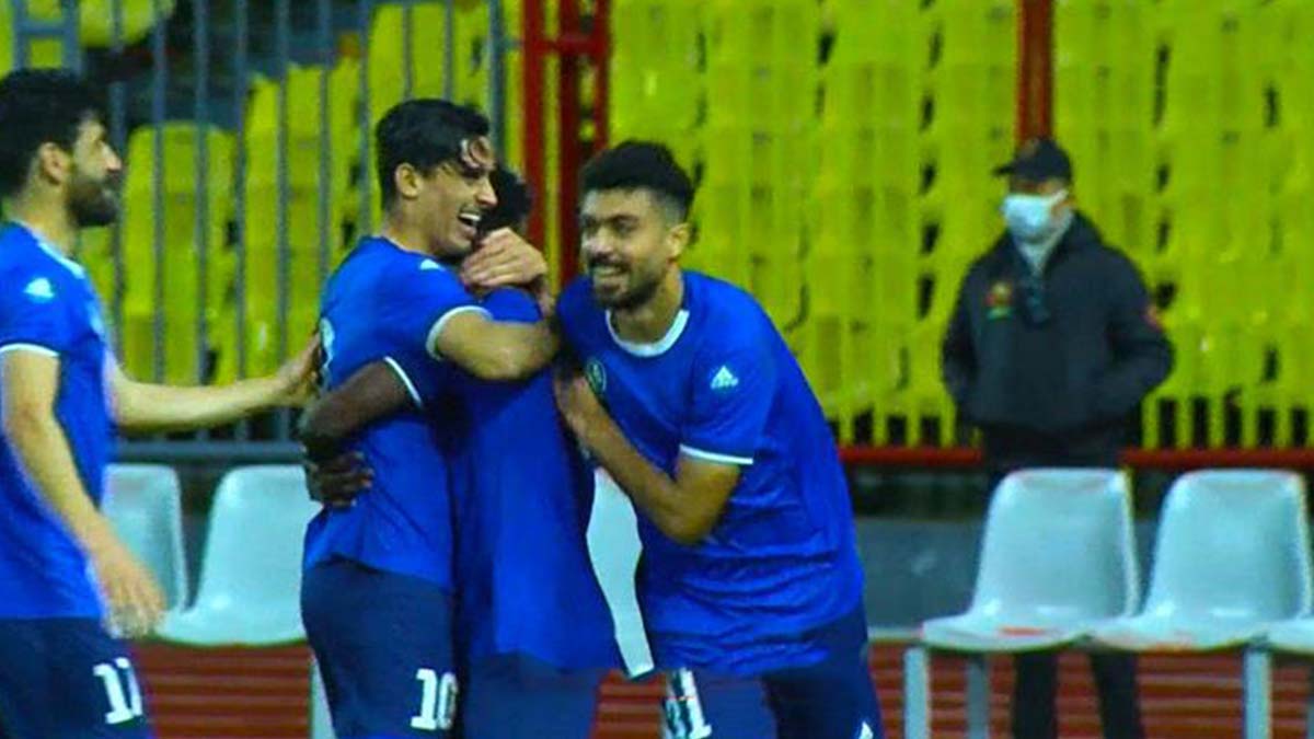 صفقات الزمالك.. لاعب سموحة يوقع عقود انتقاله للقلعة البيضاء